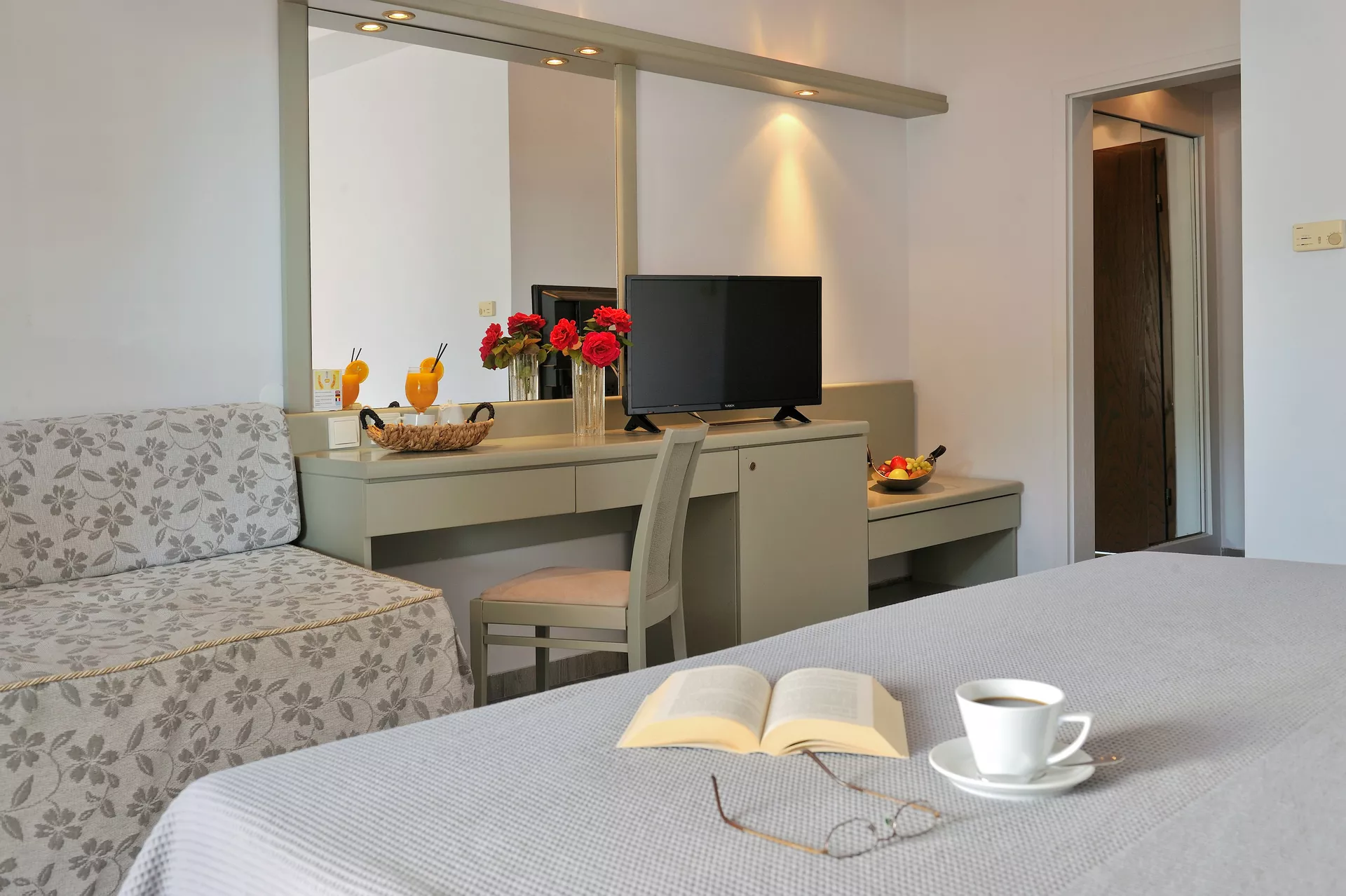 Tiara Holidays - Possidi Holidays Resort & Suites - Superior Double Room with Sea View - sofa